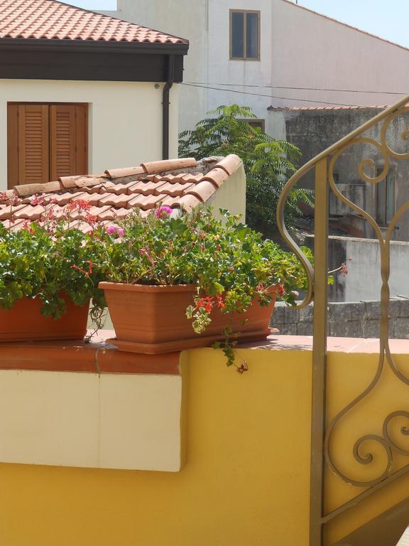 Ploaghe Sa Chessa B&B מראה חיצוני תמונה